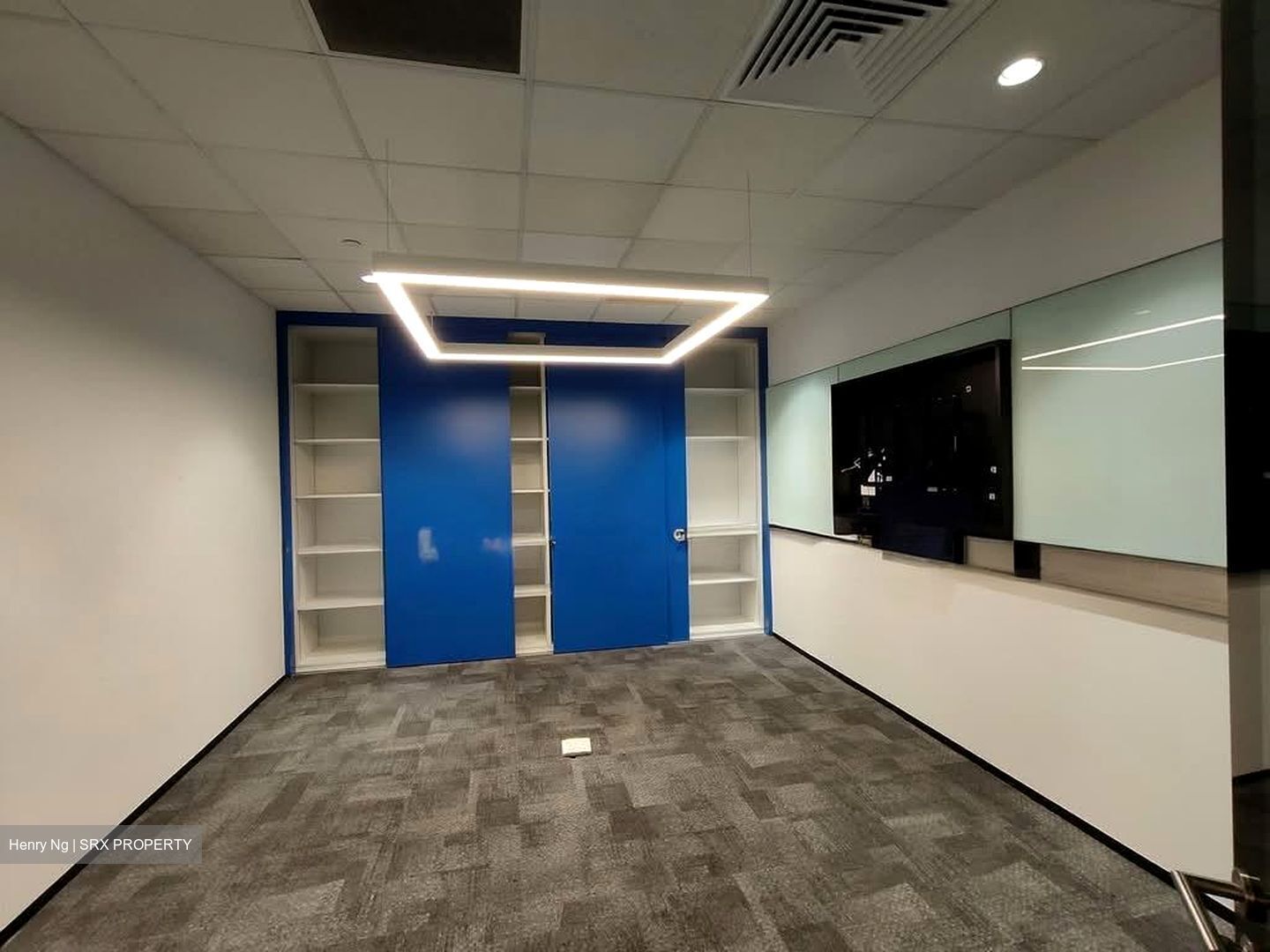 Oue Downtown (D1), Office #537660181